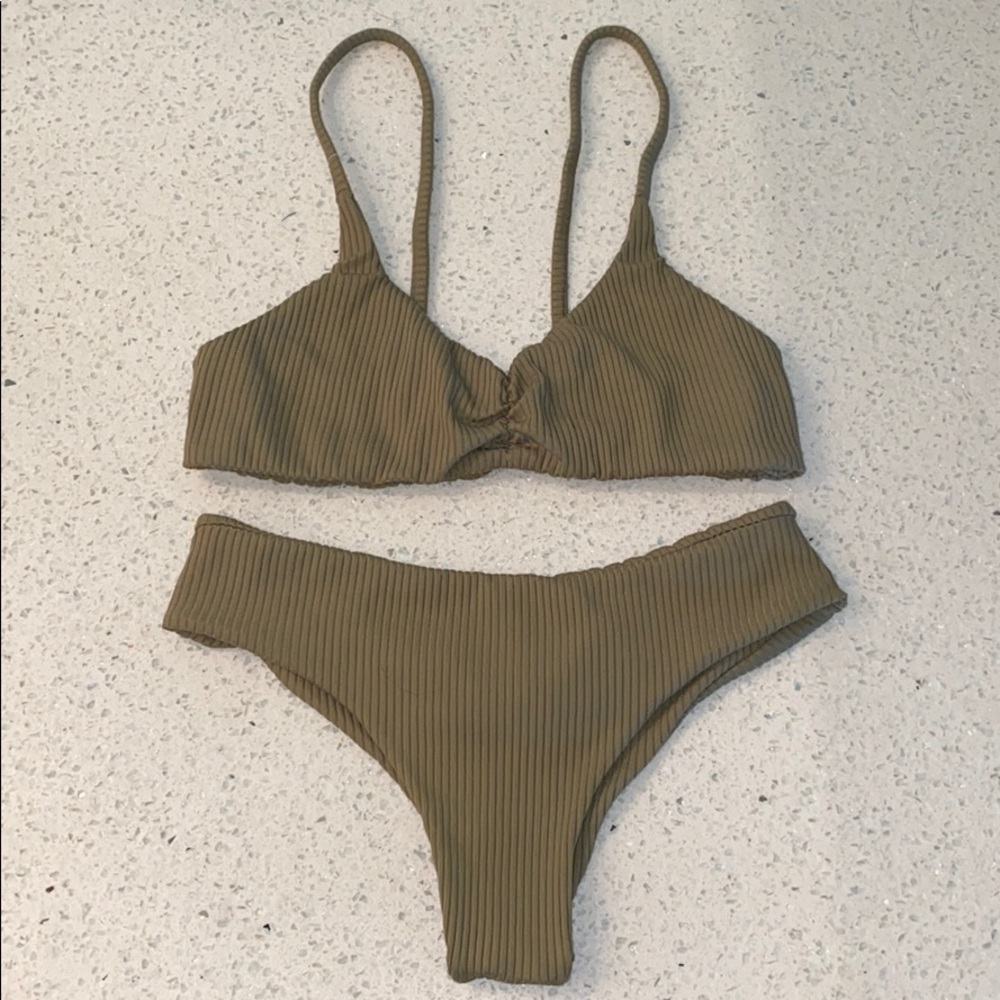 San Lorenzo olive green ribbed set